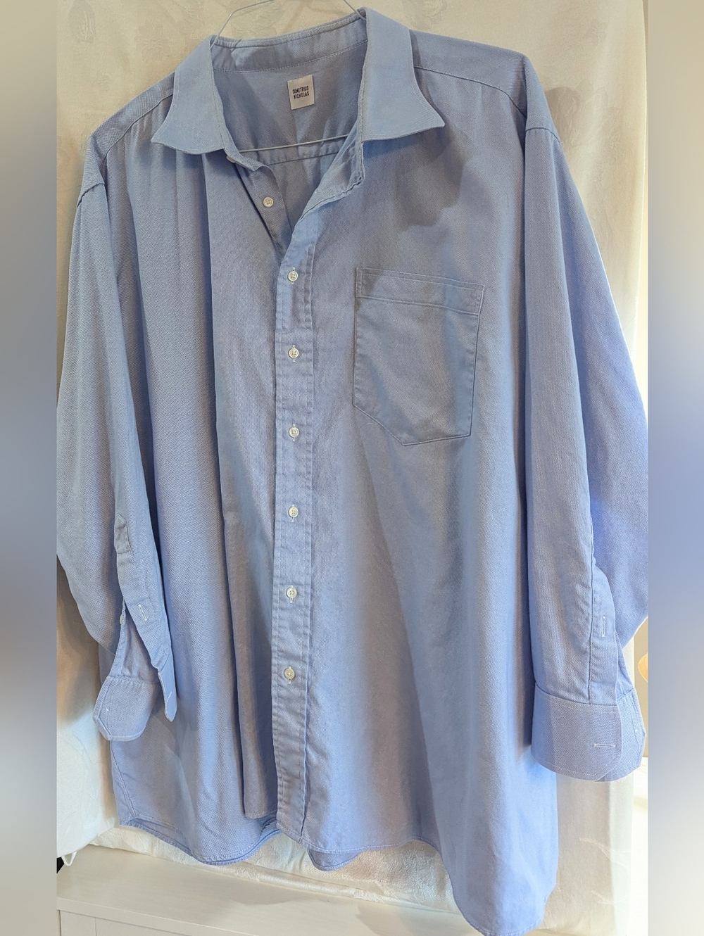 Men's Light Blue Classic Button-Down Dress Shirt